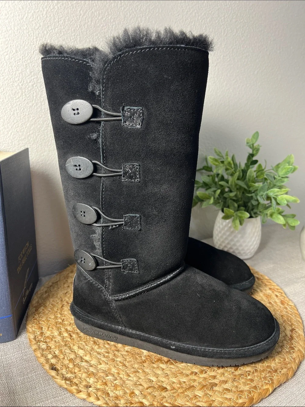 BEARPAW Lori Black Suede Sheepskin Button Boots Women’s Size 6